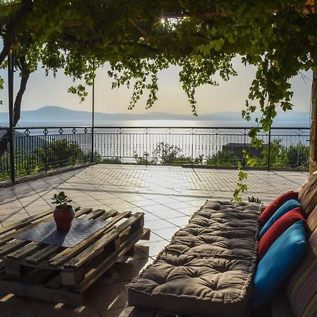 Coastal Stone Residence With Spectacular Scenery Kitriaí Екстериор снимка