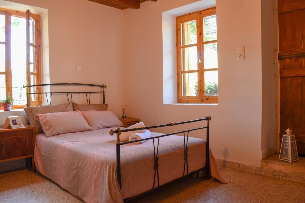 Coastal Stone Residence With Spectacular Scenery Kitriaí Екстериор снимка