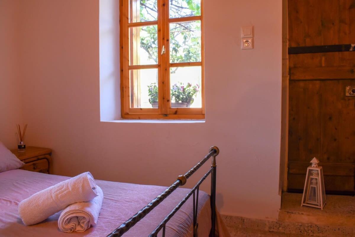 Coastal Stone Residence With Spectacular Scenery Kitriaí Екстериор снимка