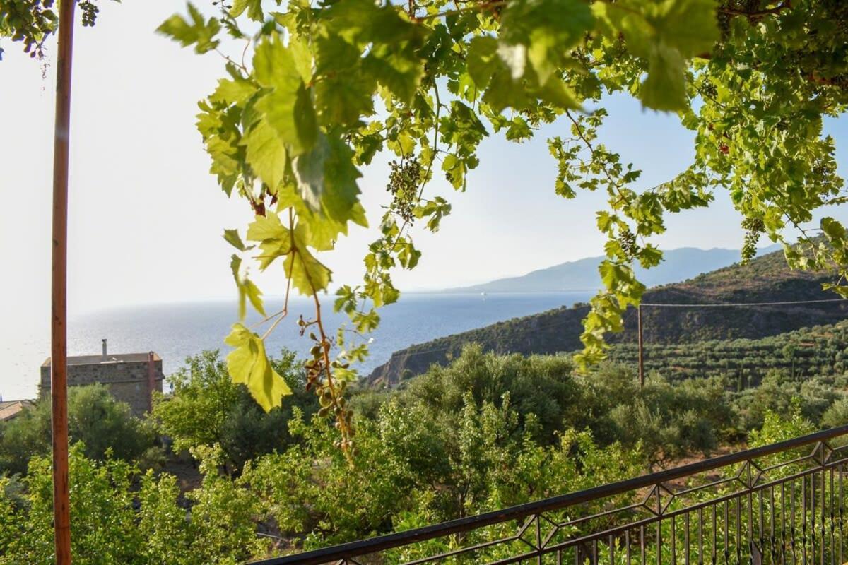 Coastal Stone Residence With Spectacular Scenery Kitriaí Екстериор снимка